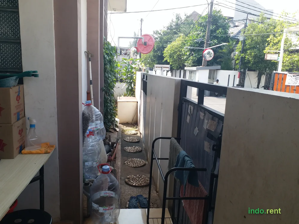 Jual rumah strategis 2