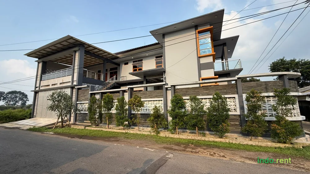 DIJUAL CEPAT RUMAH MEWAH DI SUBANG KOTA