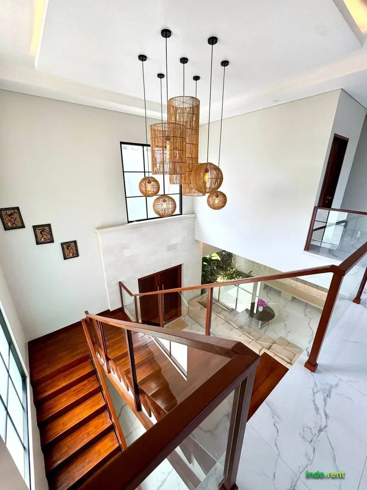 Bright and spacious villa for comfortable living or family stay 8