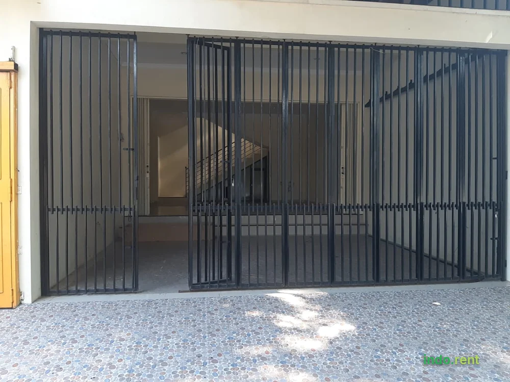 RUKO DISEWAKAN RUKO 3 LANTAI DI JALAN KAPTEN MULYADI DEPAN RUMAH SAKIT UMUM ISLAM KUSTATI SURAKARTA