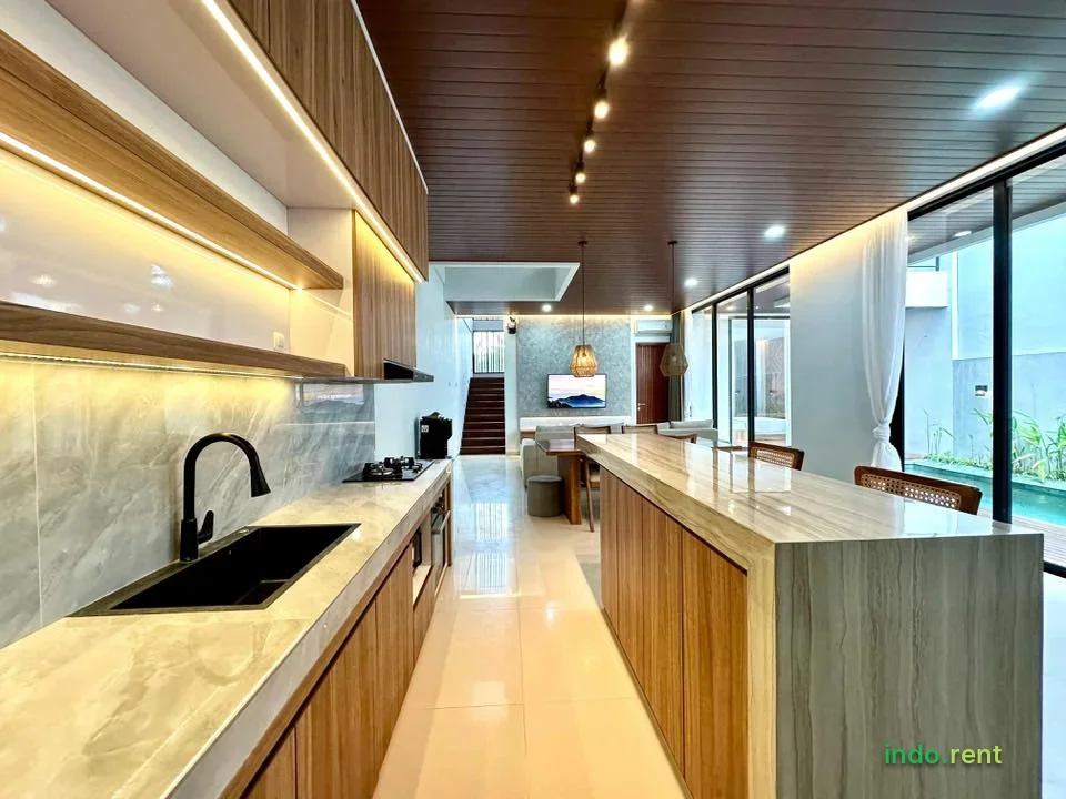 3 Bedroom Luxury Villa in Pererenan – Modern Style 