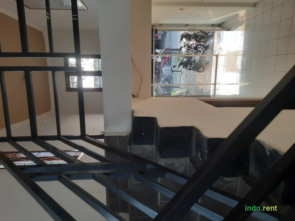 Disewakan Ruko Pinggir Jalan Cihanjuang-Cimahi 3
