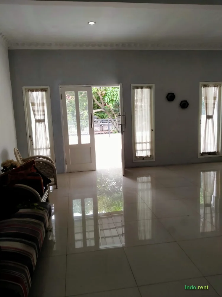 Disewakan rumah semi furnish di tityan indah bekasi 3