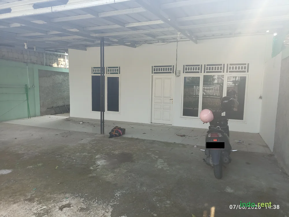 Rumah 4 KT 2 KM Carport 3 Mbl
