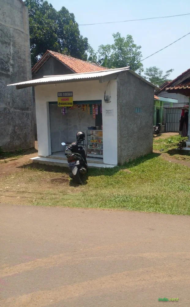 Lahan produktif ada kios di pinggir {{CONTACT}} Cidokom {{ADDRESS}} Bogor