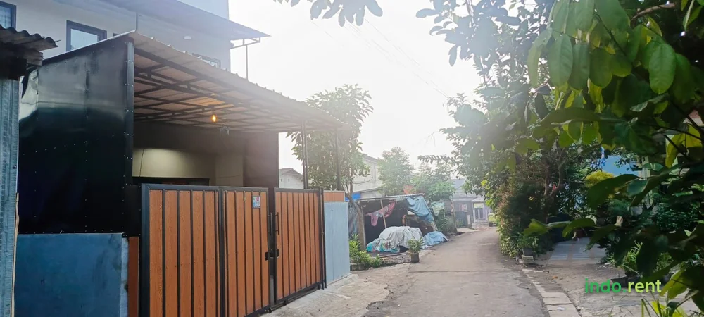 Rumah di JUAL 2 lantai harga terjangkau