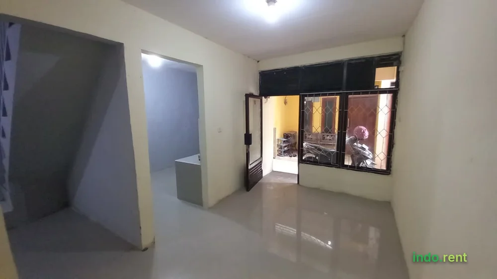 DIKONTRAKAN RUMAH 2 LANTAI 2