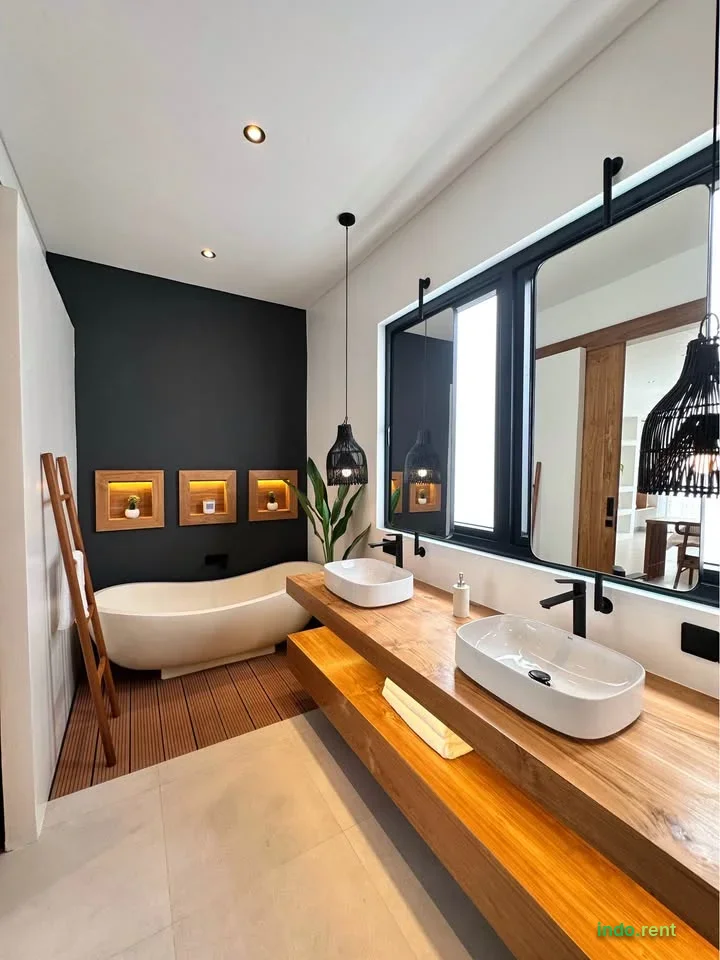 2 Beds 3 Baths - House 5