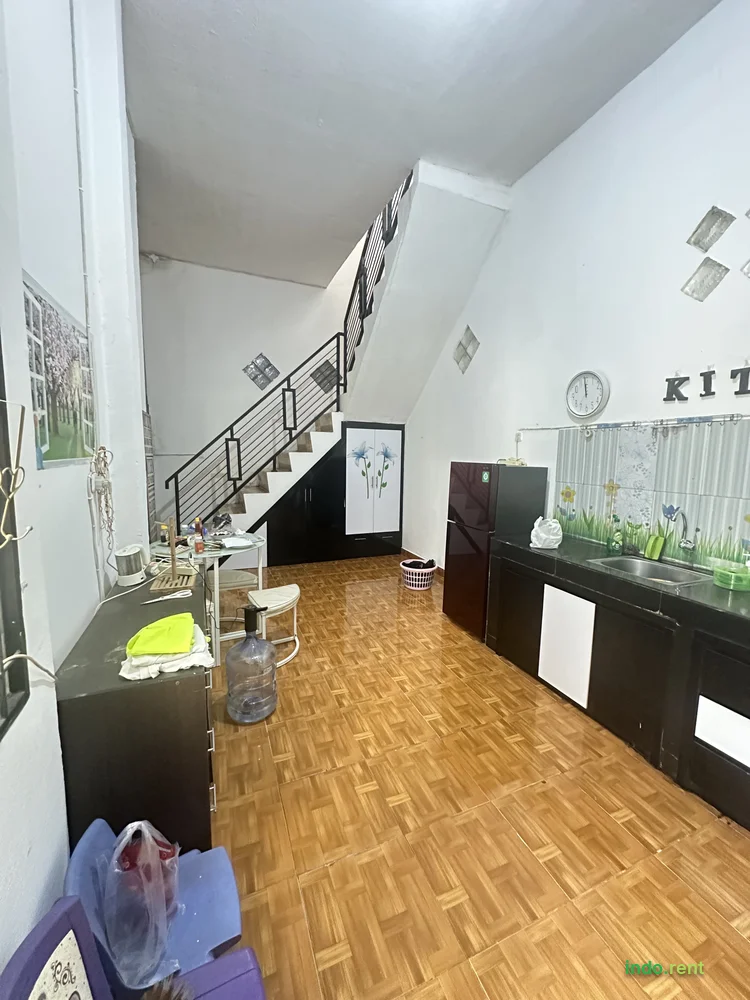 Disewakan rumah 2 lantai furnish 3