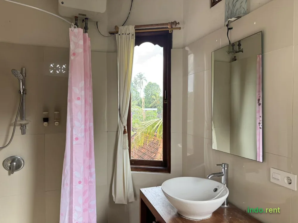 5 bedroom villa with private pool in Kedewatan area 9