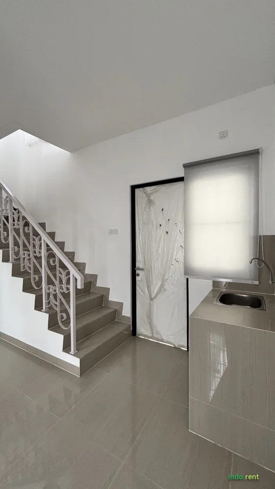 Disewakan Rumah 2 Lantai di Cluster Sevilla Townhouse Jababeka 2