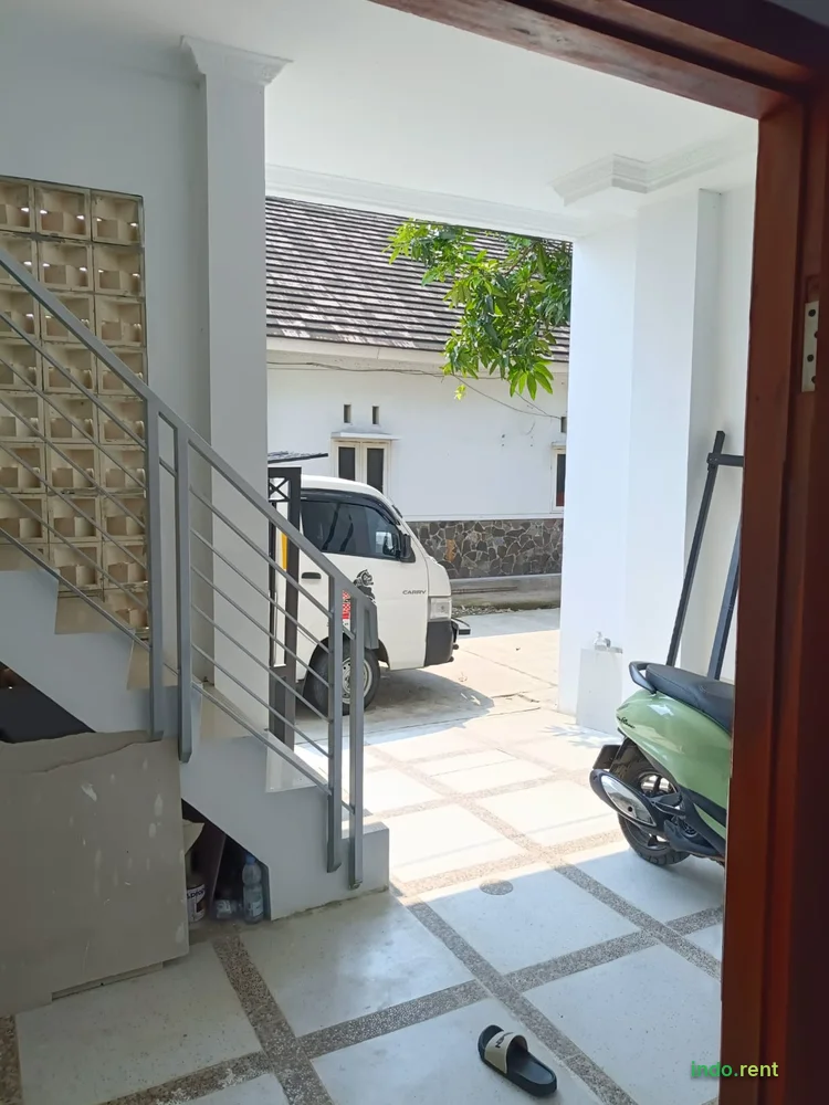 DiKontrakan Rumah 2 Lantai 3 Kamar Tidur di Karawang