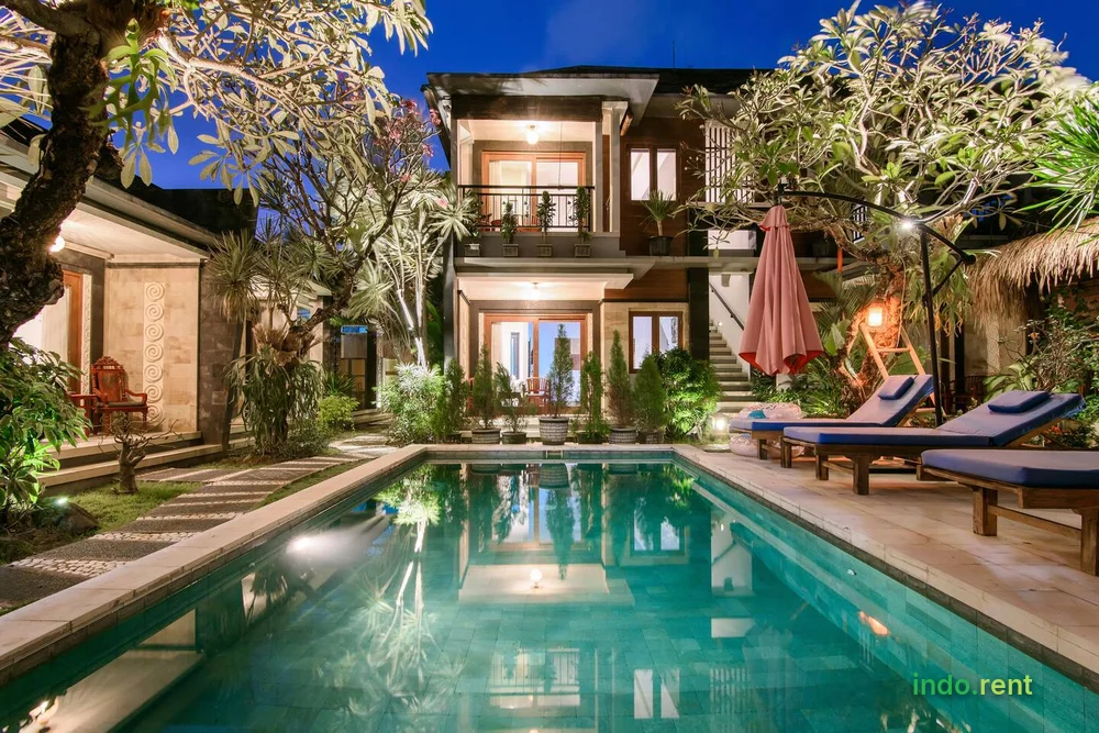 Villa 8 BR Dekat pantai Sanur, 6 Manit berjalan ke ICON MALL BALI
