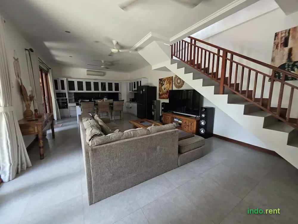 Spacious Family Villa in the Heart of Sanur 2