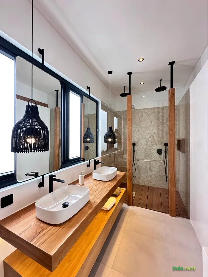 2 Beds 3 Baths - House 4