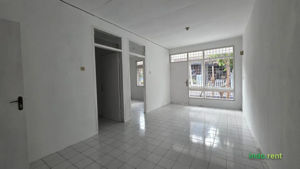 DI KONTRAKAN RUMAH LOKASI STRATEGIS 3