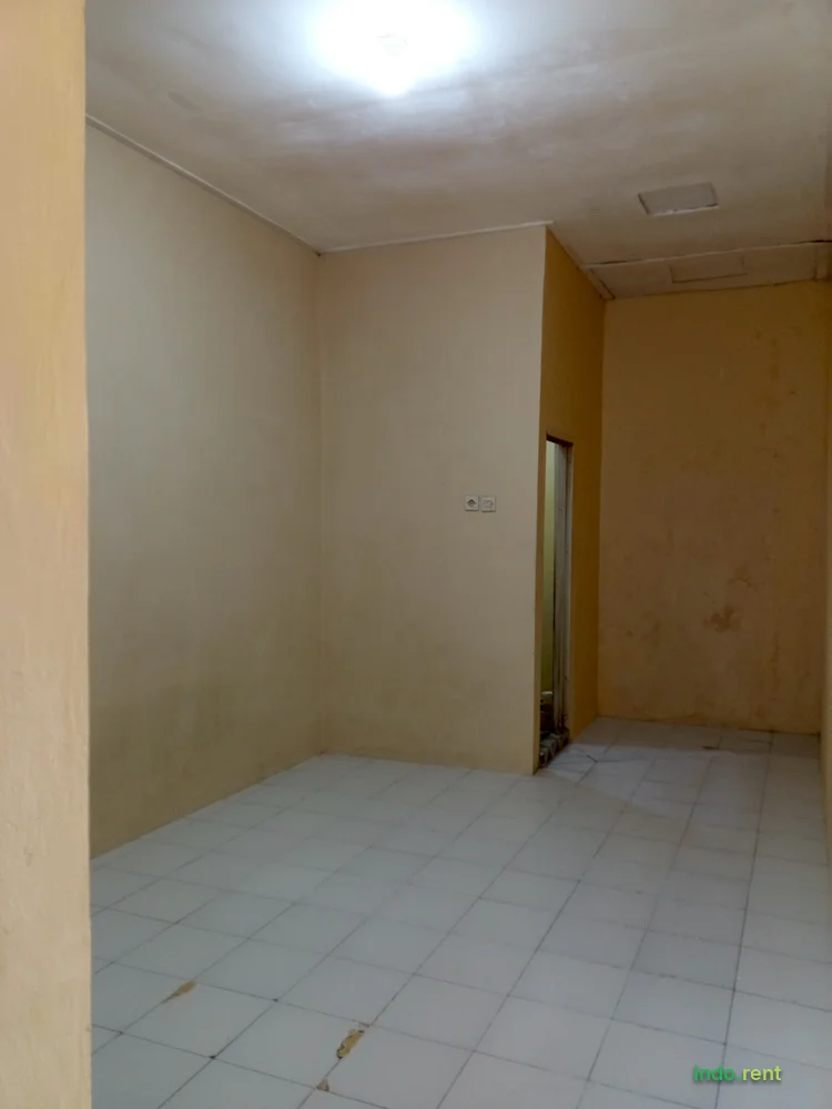 Di kontrakan, lokasi Belakang kantor kecamatan pl gadung Jakarta Timur 3