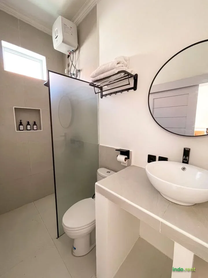 3 BR 3 barhroom villa close to Batu Bolong 3