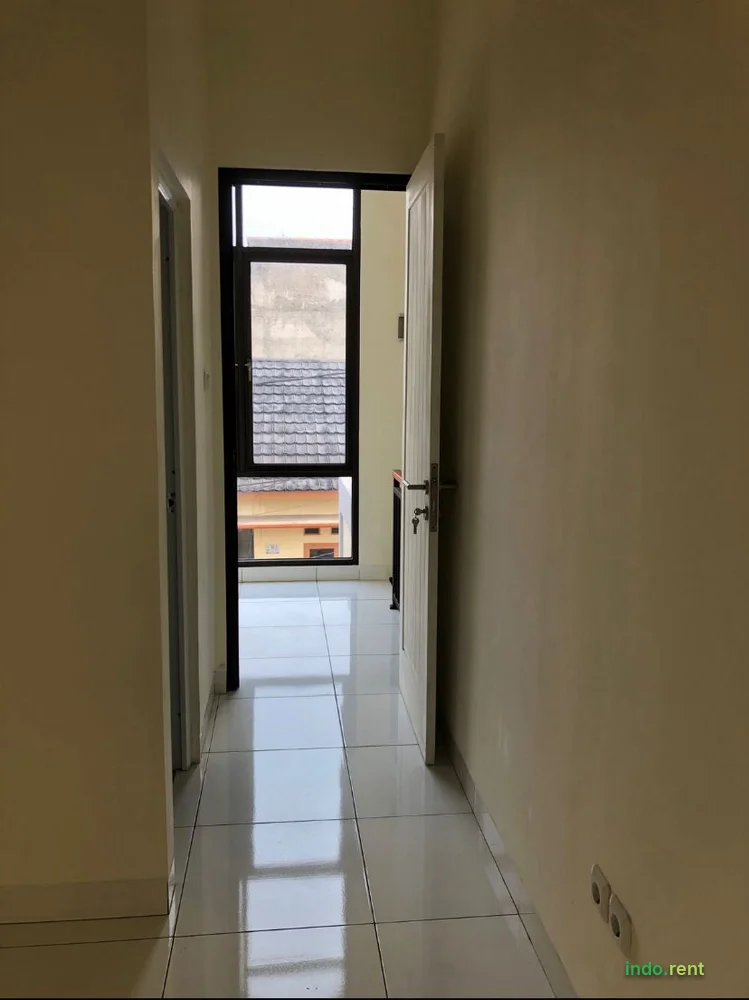 Dijual Rumah Baru 2 Lantai lt 60/60 SHM Cisauk 3