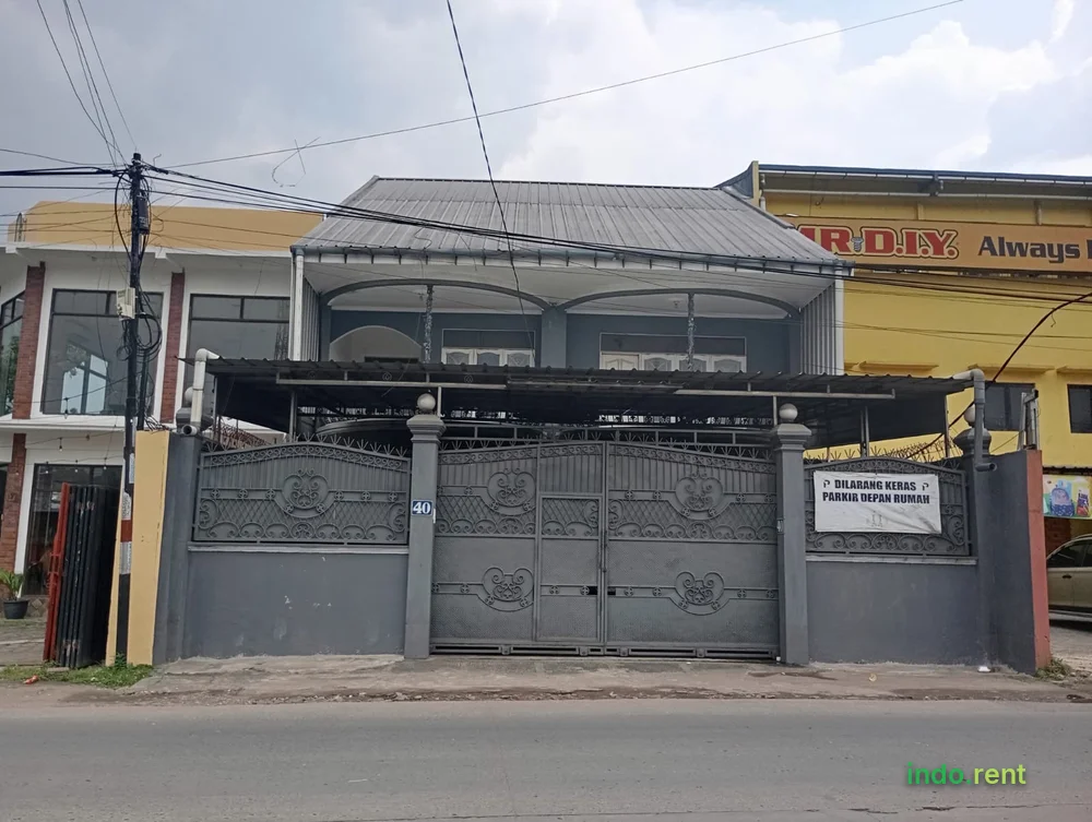 DISEWAKAN BANGUNAN UNTUK USAHA