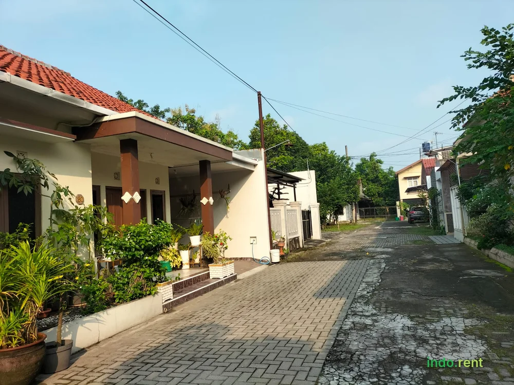 Rumah nuansa klasik - Dijual