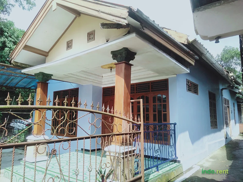 Rumah/Kantor Disewakan. Nyaman Terawat, 1 Lantai, Siap Huni