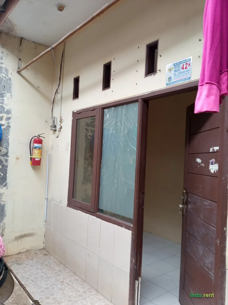 Di kontrakan, lokasi Belakang kantor kecamatan pl gadung Jakarta Timur