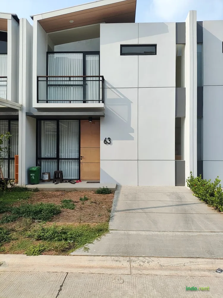 DISEWAKAN RUMAH 2 LANTAI CENDANA ESSENCE EAST LIPPO KARAWACI