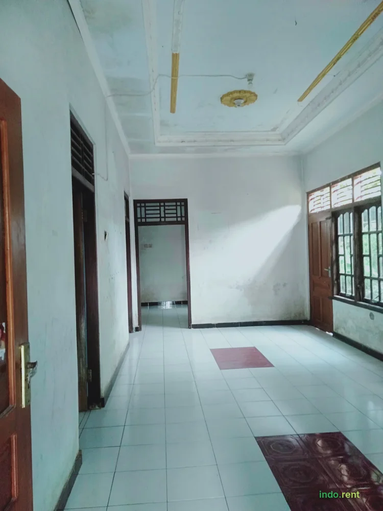Rumah/Kantor Disewakan. Nyaman Terawat, 1 Lantai, Siap Huni 3