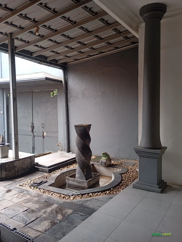DISEWAKAN BANGUNAN UNTUK USAHA 2