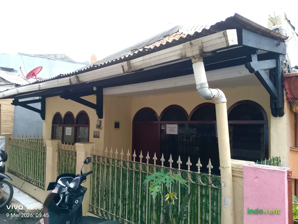 DIKONTRAKAN RUMAH LUAS 100 M2 DAERAH STRATEGIS