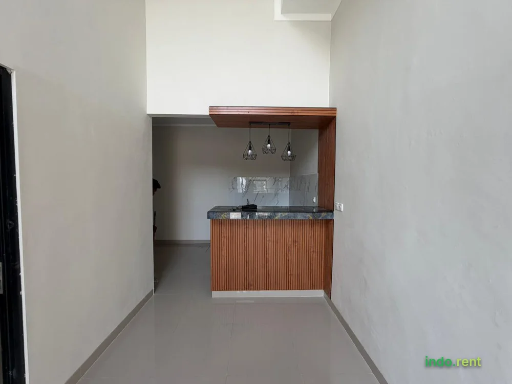 DI KONTRAKAN RUMAH DI SEPATAN TIMUR PERUMAHAN MAGNOLIA