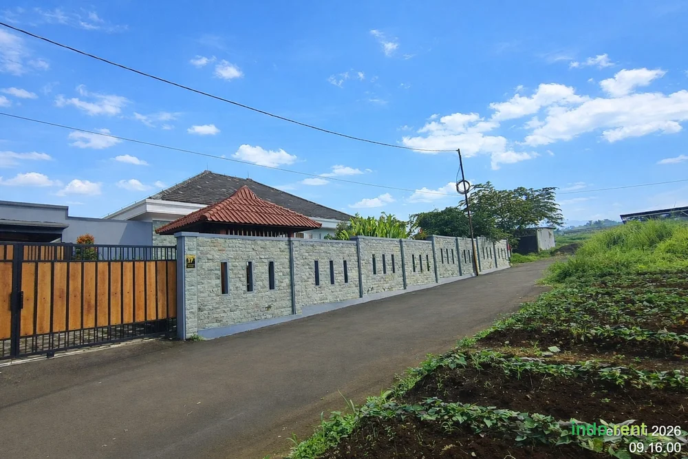 Dijual Cepat Rumah dengan Konsep Vila 3