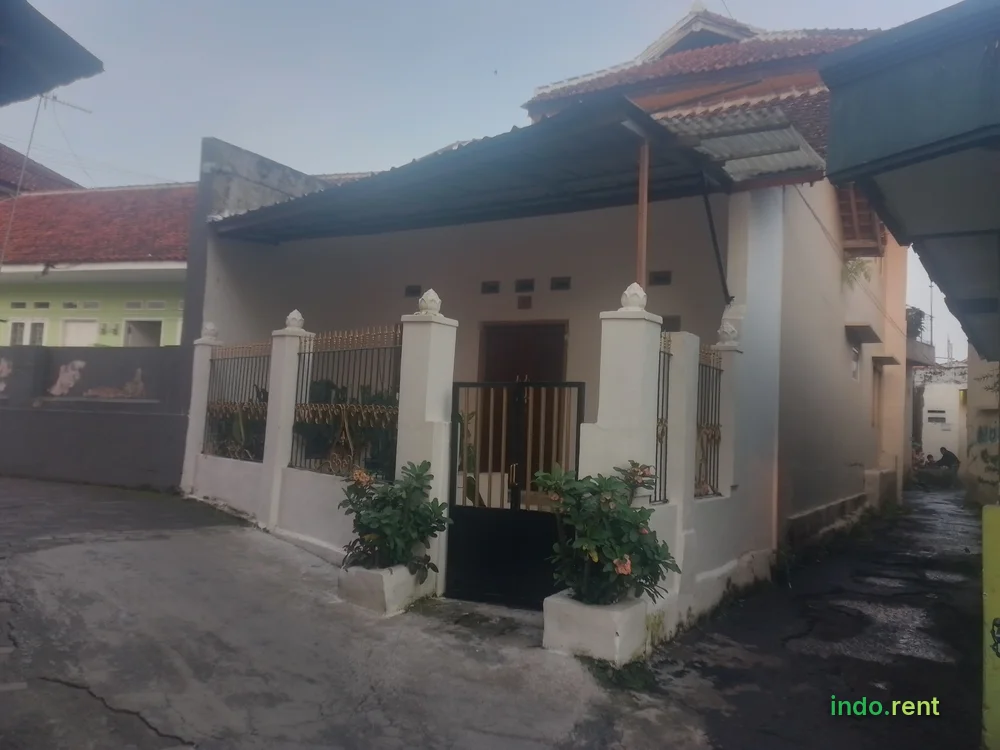 Rumah 2 lt di pusat kota
