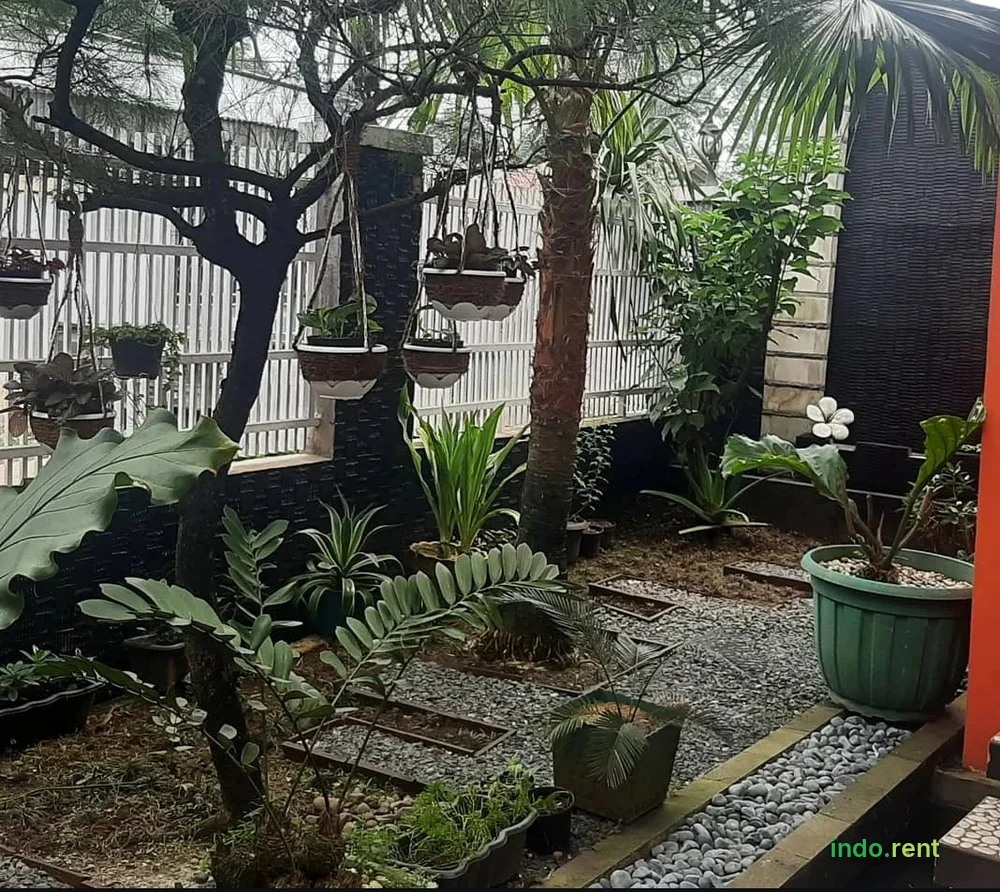 JUAL RUMAH 2 LANTAI SIAP HUNI (HARGA BISA NEGO) 2