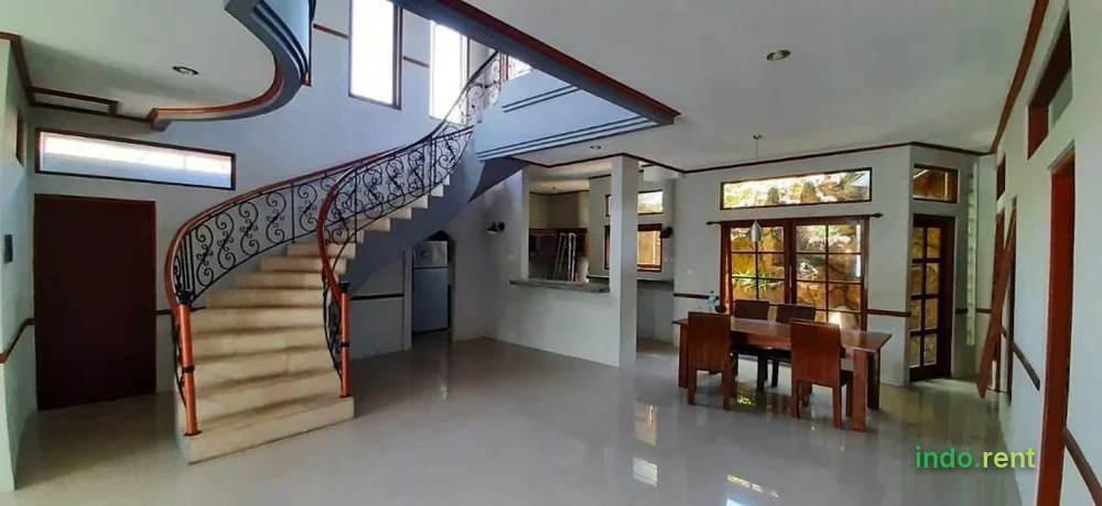 House for yearly rent in Seminyak 2