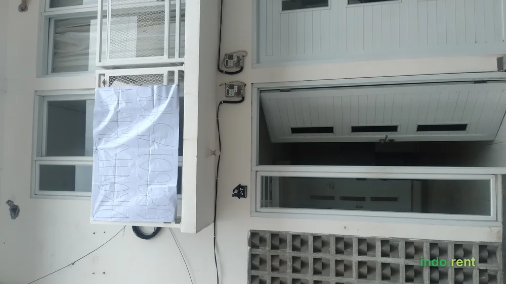 Disewakan Tahunan Rumah 2 Lantai di Kramat Jati