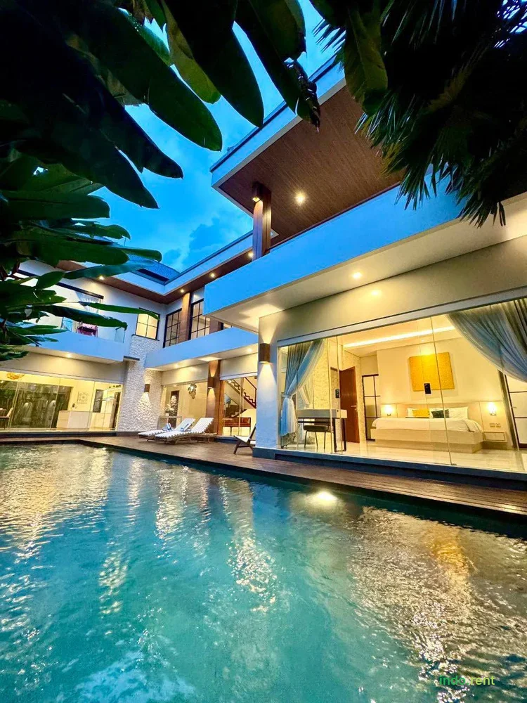 Bright and spacious villa for comfortable living or family stay