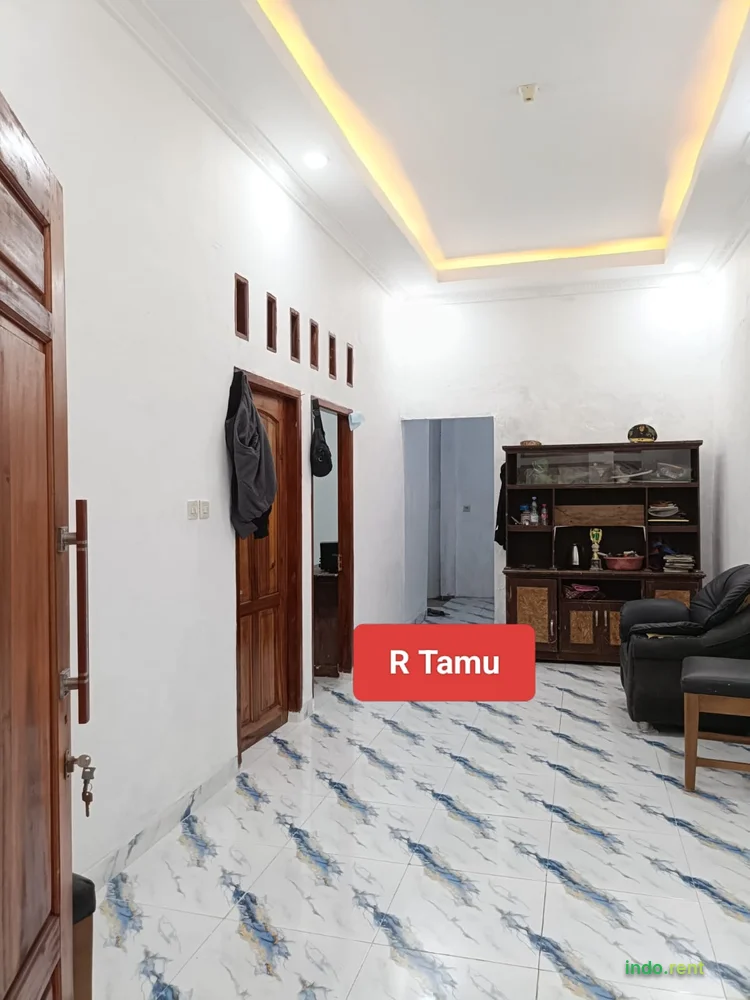 DiKontrakan Rumah 2 Lantai 3 Kamar Tidur di Karawang  2
