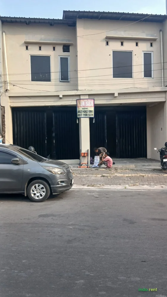 Ruko Strategis Disewakan – Pinggir Jalan, Ramai & Siap Pakai 2