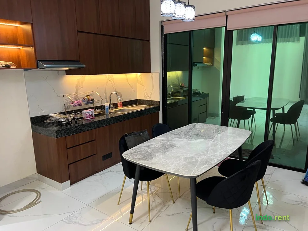 Disewakan rumah di jgc cluster samayang jaktim
