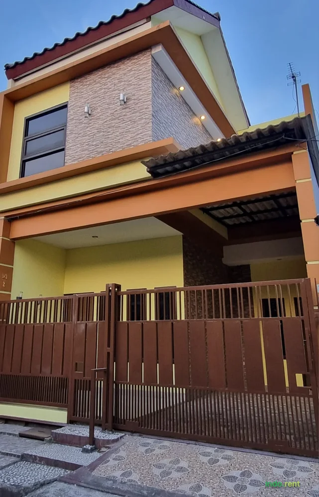 Disewakan Rumah 2 Lantai Cinity