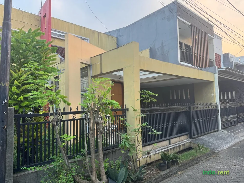 Rmh 2 Lantai PLN2200Watt Hoek Lt/Lb 149m2/180m2 Sektor 4 Bintaro