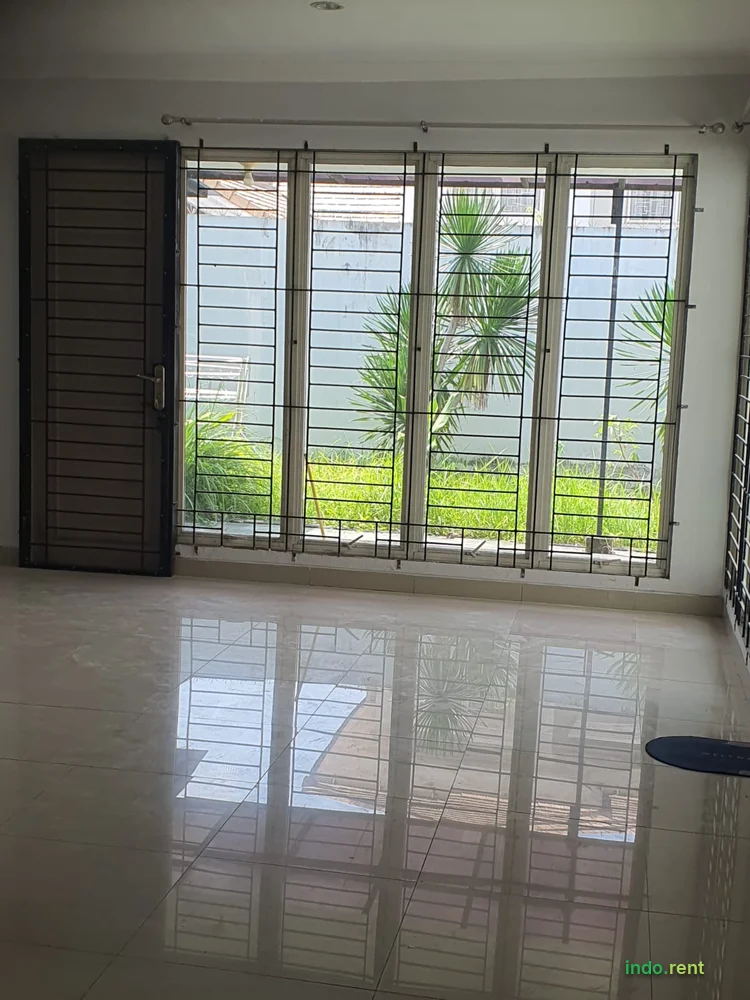 Disewakan rumah mewah murah 2 Lt.+ Balkon 3