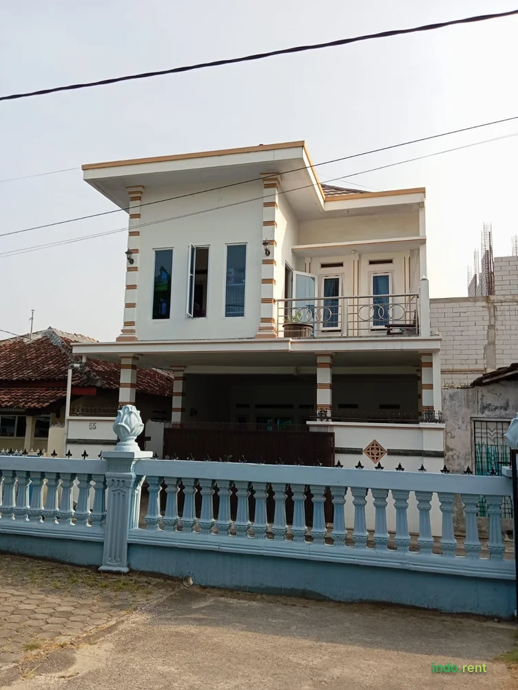 rumah mewah 2 lantai sangat nyaman unk {{ADDRESS}}