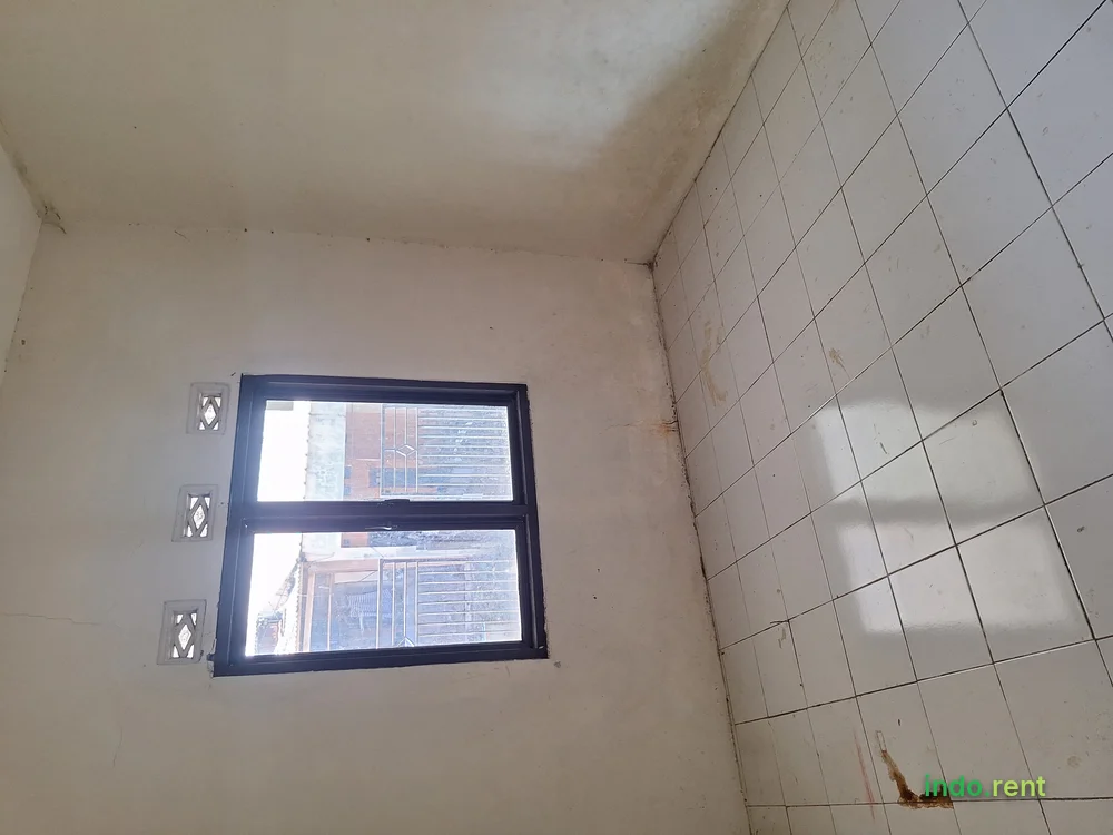 Rumah dikontrakkan tahunan di Griya Suradita Indah Cisauk {{CONTACT}} P2 {{CONTACT}} 3