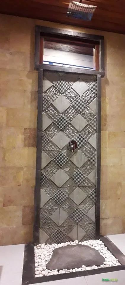 Available one bedroom house 8