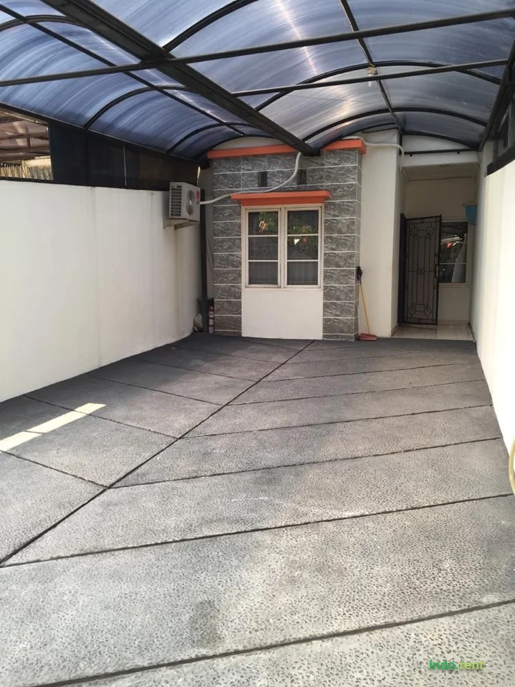 Disewakan Rumah Full Furnished di Kavling DKI Meruya Selatan, Jakarta Barat 2