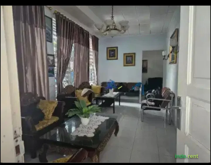 Jual sepaket rumah besar dan kontrakan 2 pintu 3