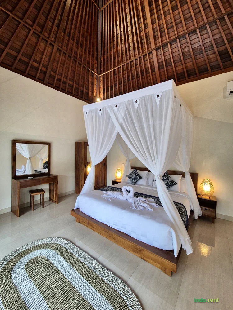 Private Villa with pool and Kitchen 2